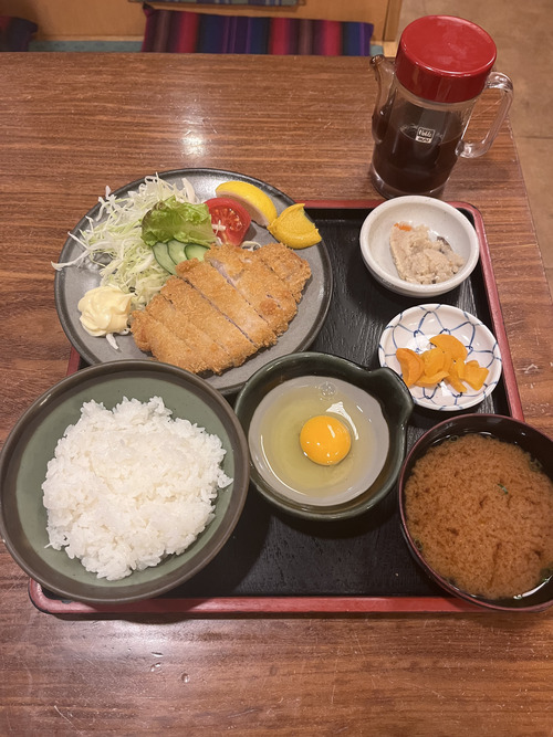 なか一のとんかつ定食